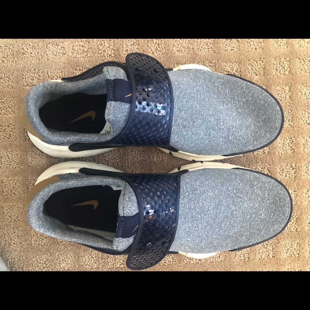 Nike Navy Tennis Shoes Size 10